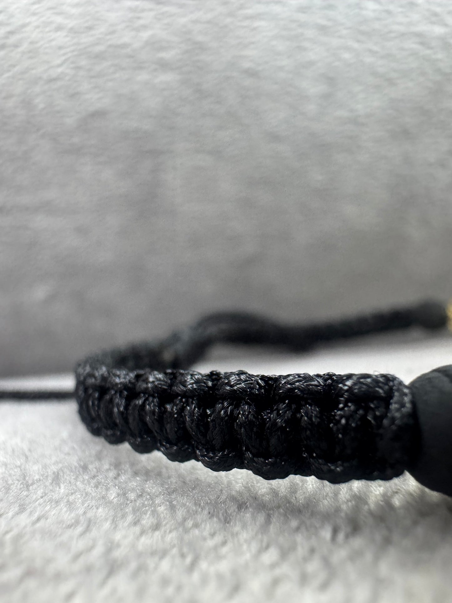 Pulsera tejida