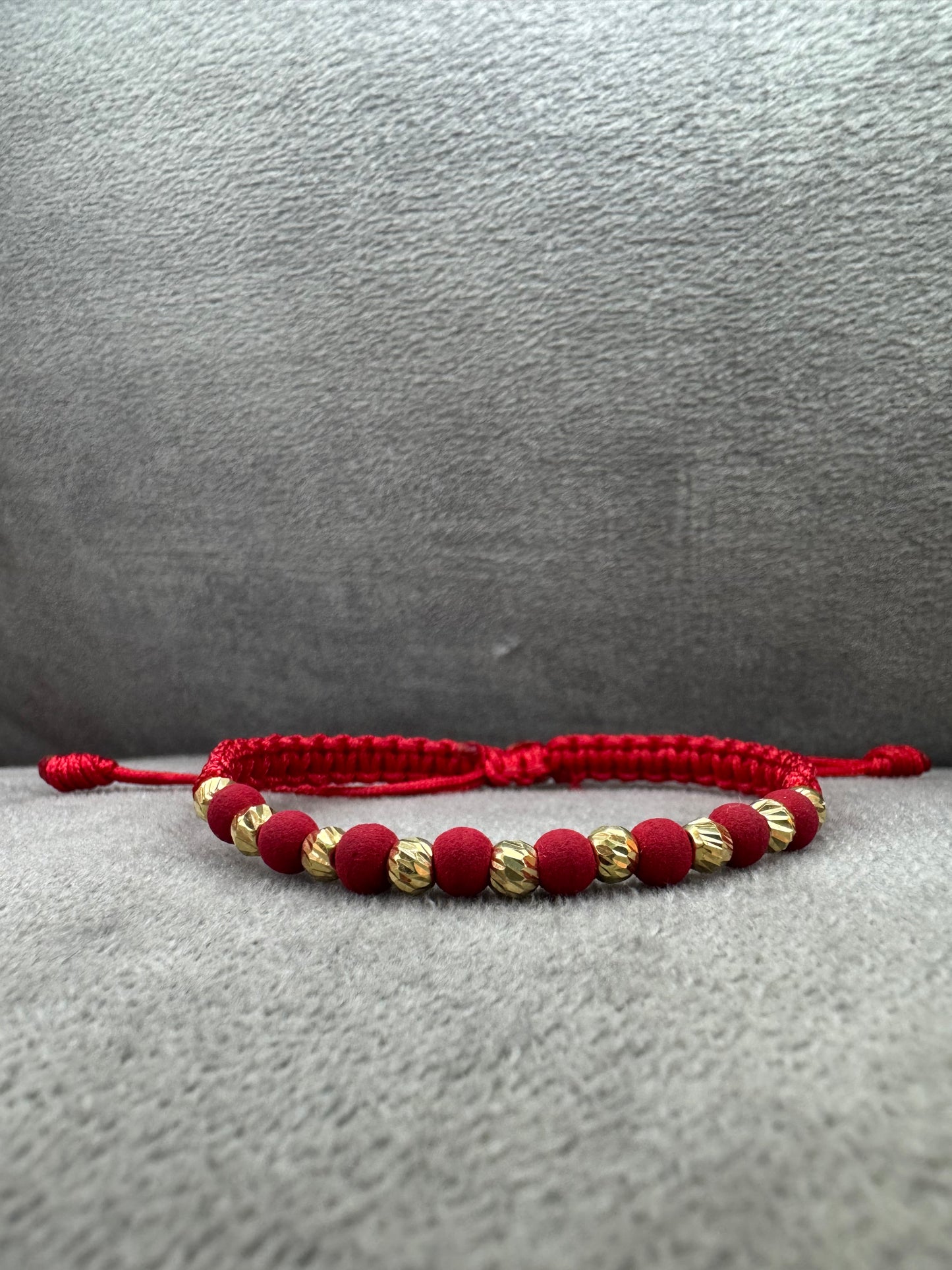 Pulsera tejida con balines