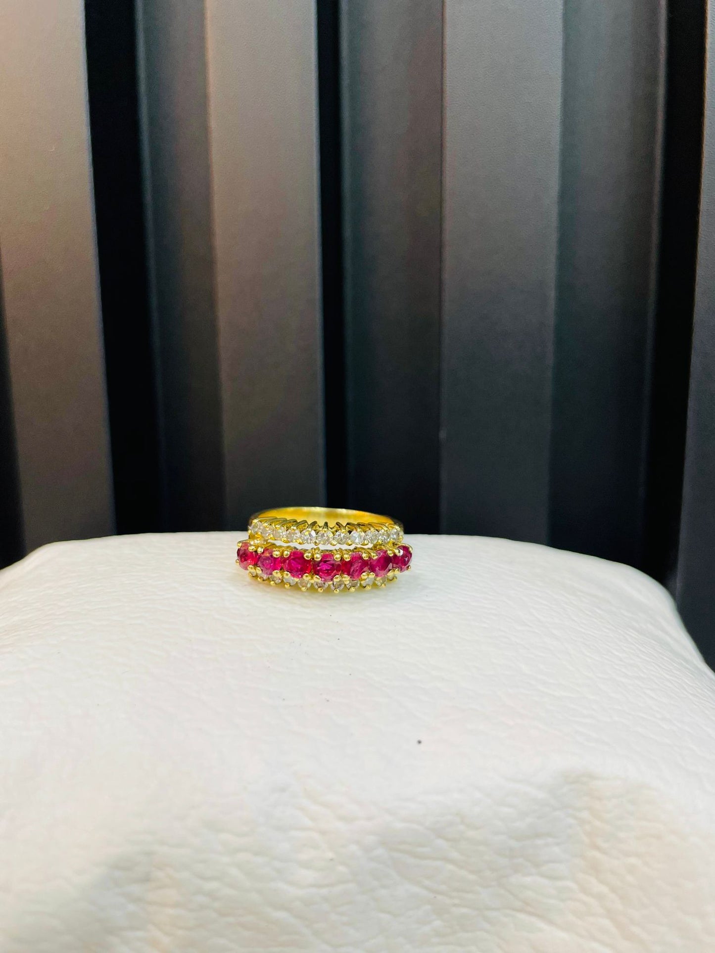 Anillo Triple de Oro 18k con Rubíes y Diamantes