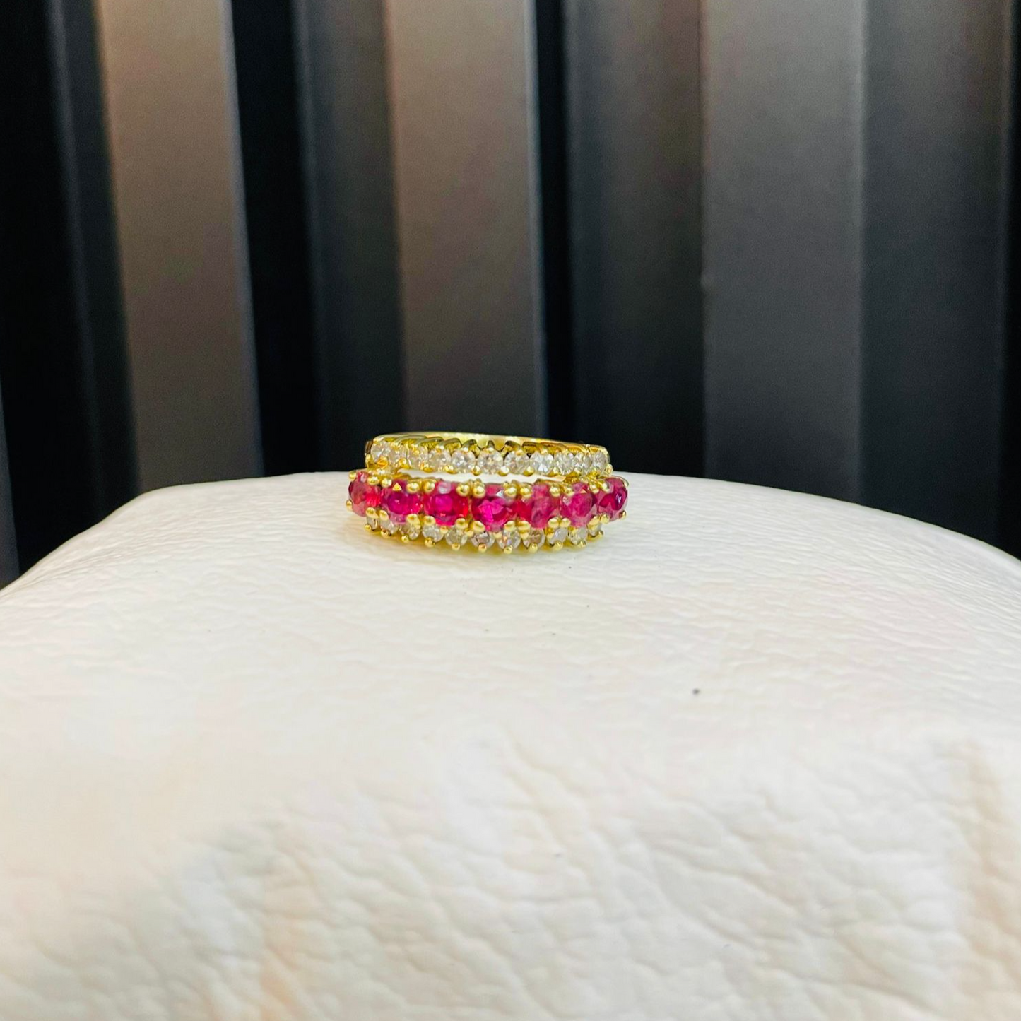 Anillo Triple de Oro 18k con Rubíes y Diamantes